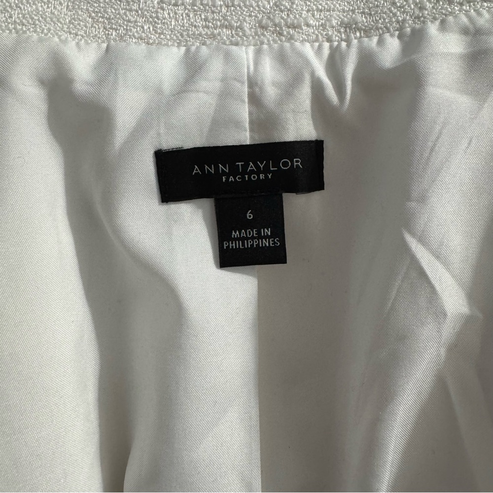 Ann Taylor Textured Blazer - Picture 10 of 12